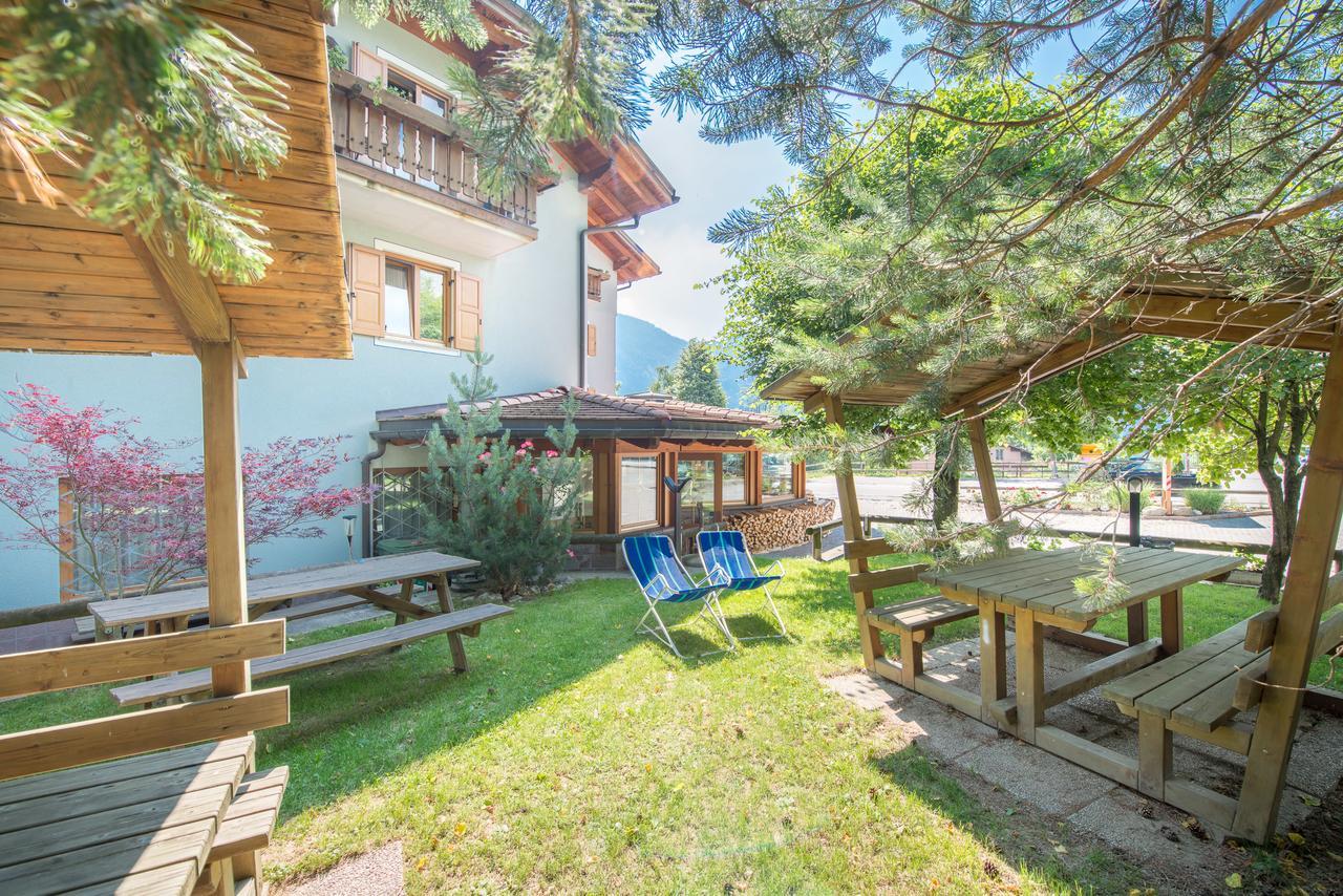 Al Pian Garni Hotel - B&B & Pizza Vattaro Екстериор снимка